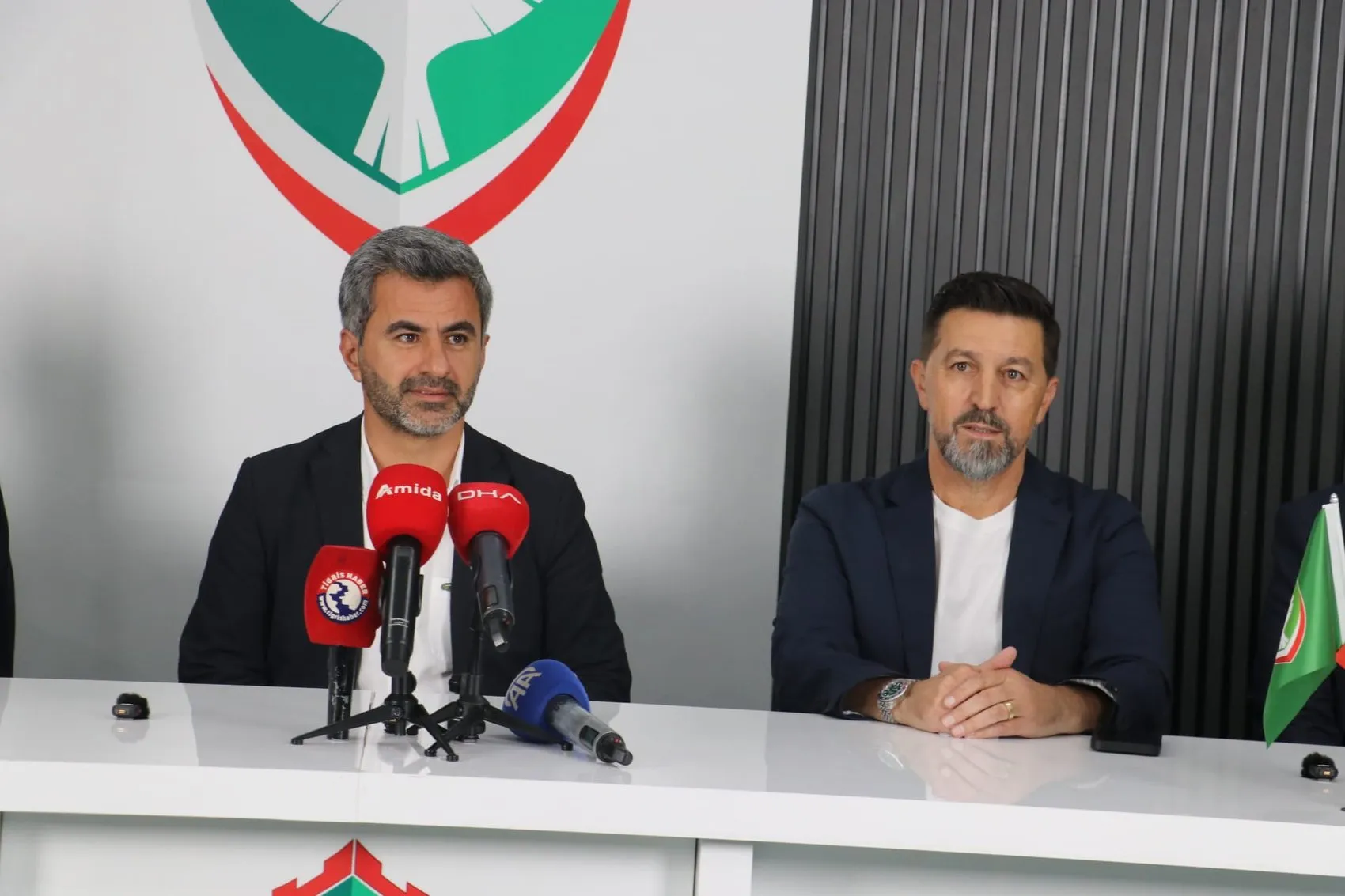 Amedspor'un yeni teknik patronu Besnik Hasi oldu 2 yıllık resmi imzalar atıldı