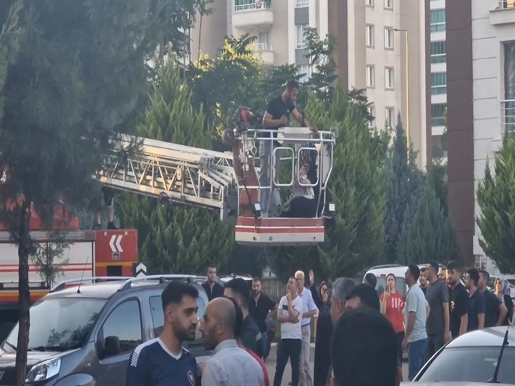 Diyarbakır'daki acı dolu yangın davasında mahkemeden tanıklar için zorla getirme kararı