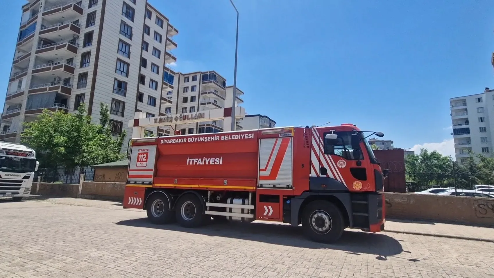 Diyarbakır Bağlar'daki sitede klima kaynaklı yangın Bir kişi dumandan etkilendi