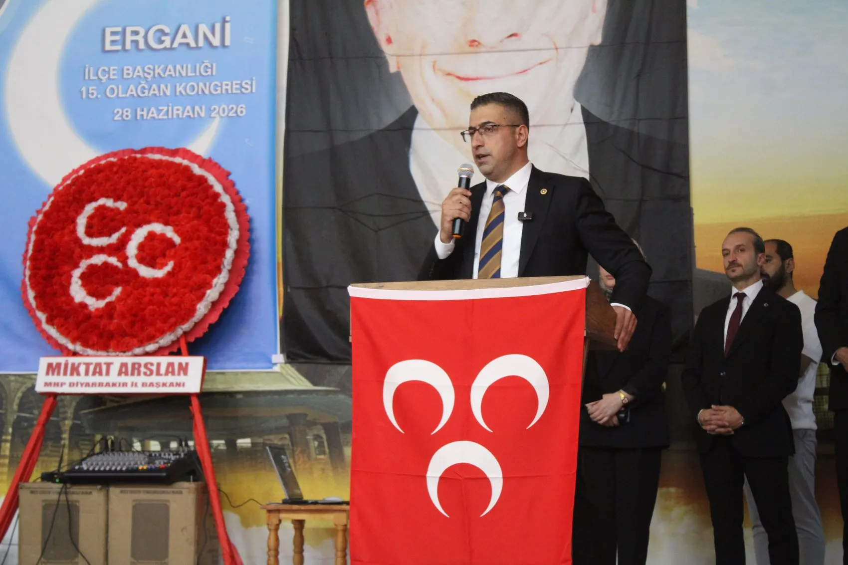 Ergani'deki MHP Kongresinde Ankara'daki Mitinge Sert Yanıt Bölücü ve Terörist Tartışması