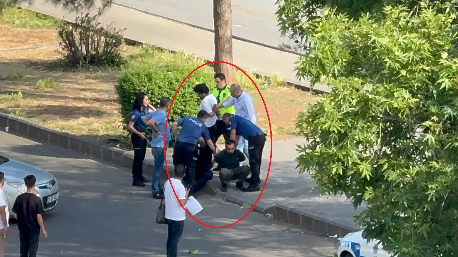 Diyarbakır Adliyesi önünde polise mukavemet gösteren gruba yargıdan ağır fatura 2