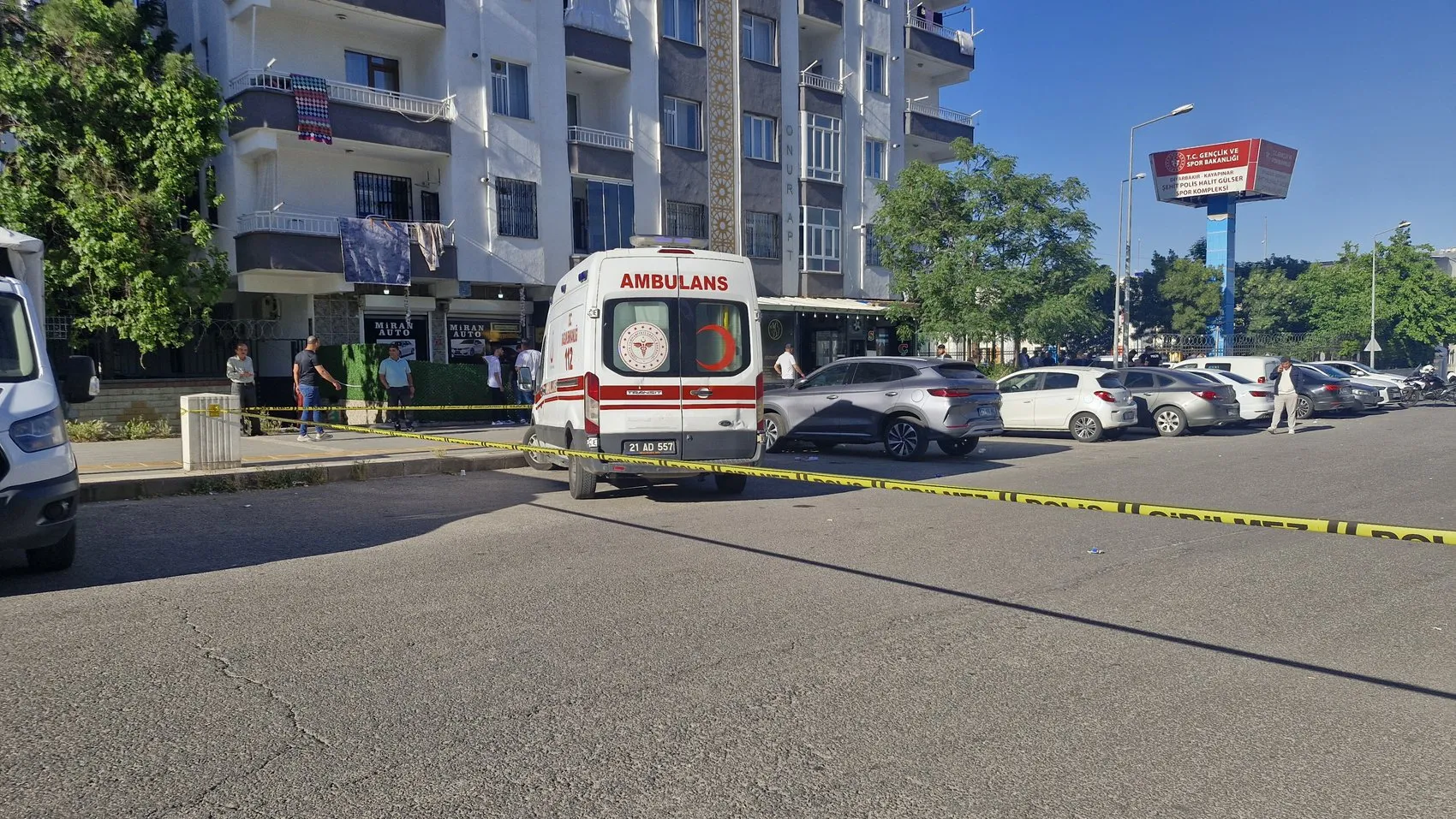 Kayapınar’da kanlı hesaplaşma Husumetli aileler arasındaki silahlı kavgada 1 ölü