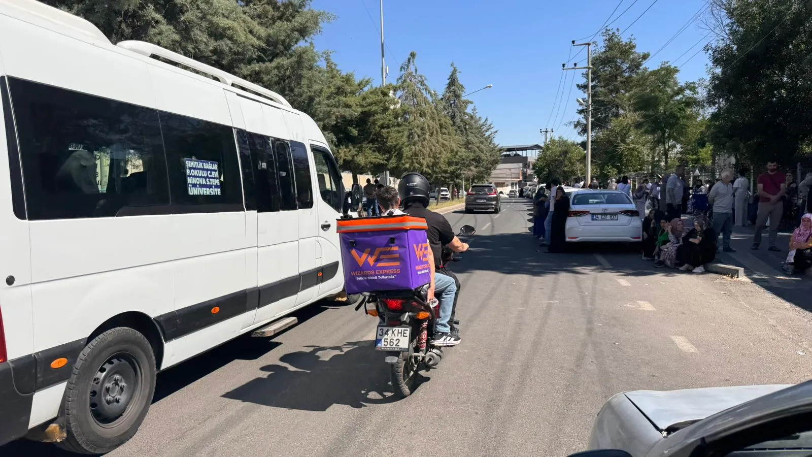 Diyarbakır LGS sınavında okul karıştıran 25 öğrenciyi polis ekipleri yetişirdi