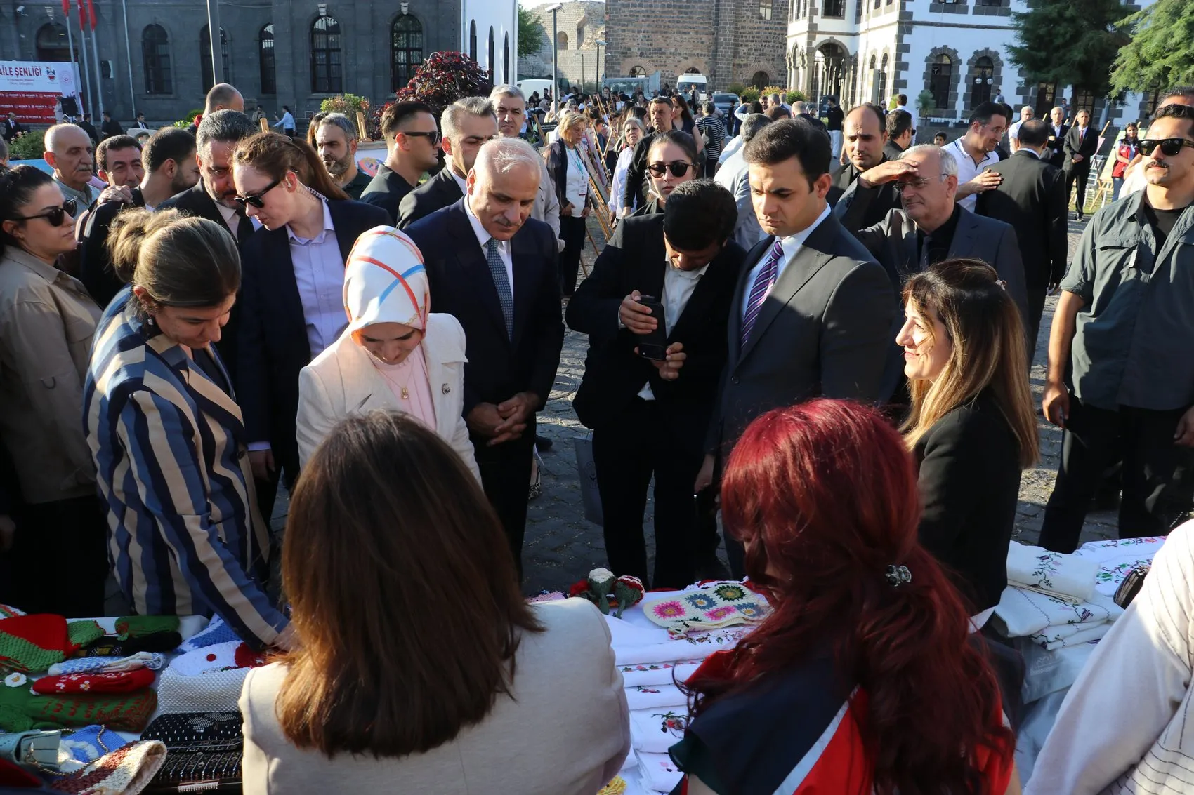 Diyarbakır'da Aile Şenliği Bakan Göktaş nüfusun yaşlanmasına karşı projeleri anlattı