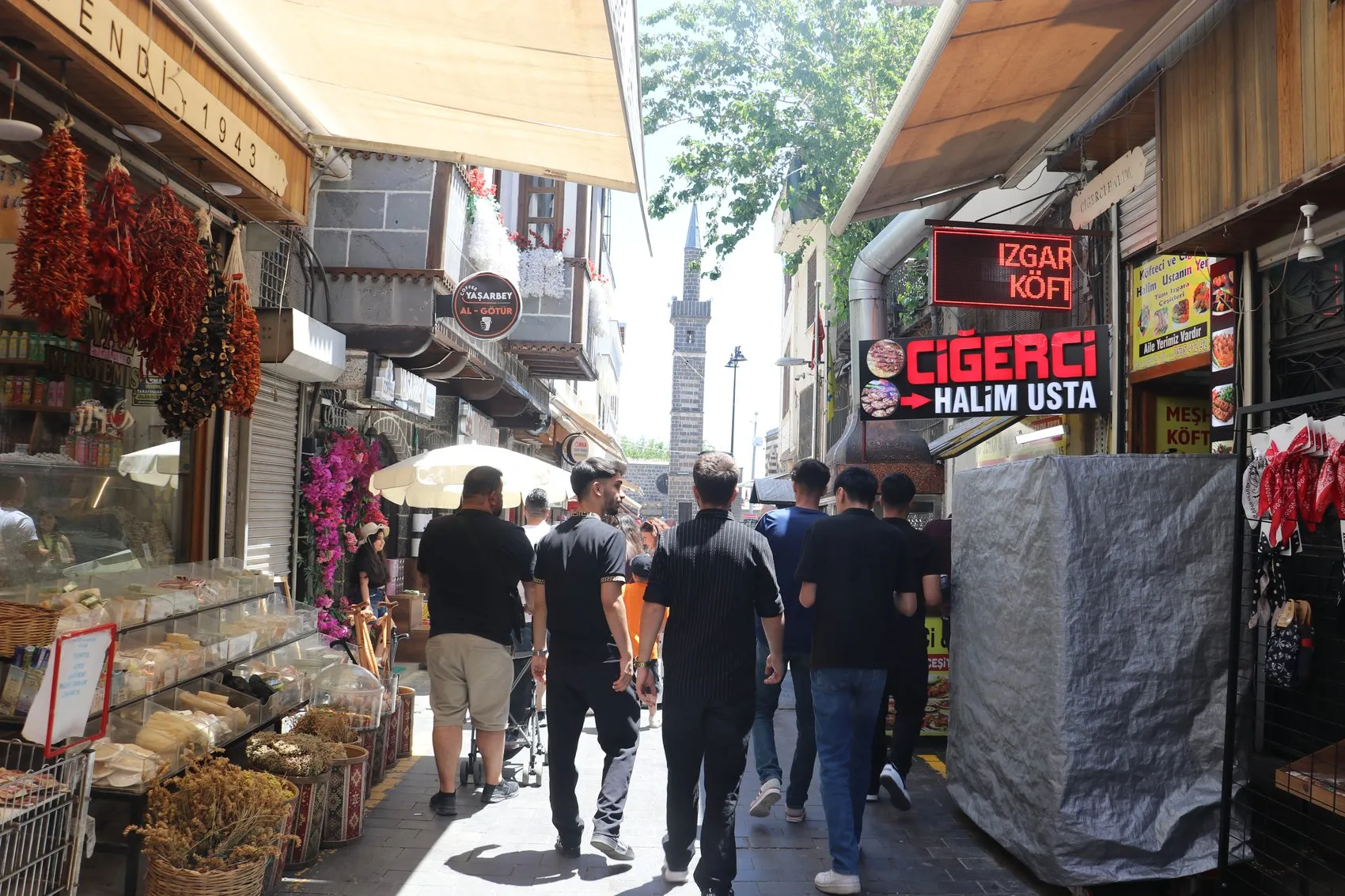 Kurban Bayramı tatili Diyarbakır turizmine ilaç gibi geldi Esnafın yüzü yeniden güldü