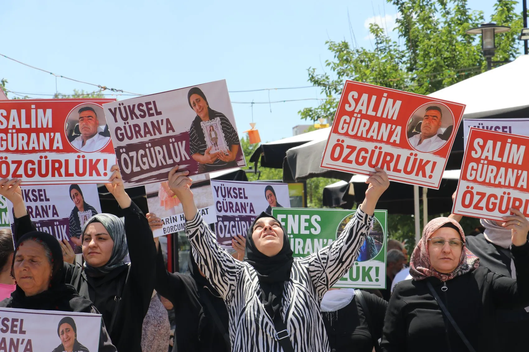 Tavşantepe'de seçim heyecanı Salim Güran'ın muhtarlığı düşerken Güran ailesi meydanda