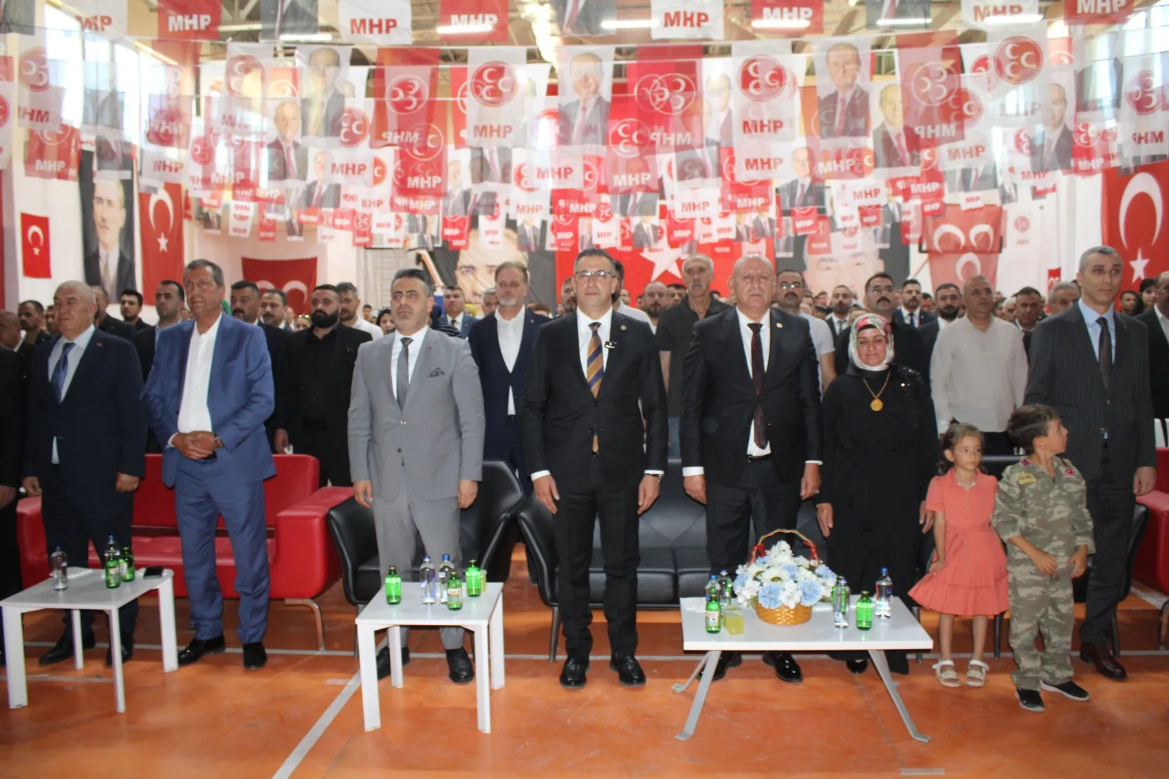 Ergani'deki MHP Kongresinde Ankara'daki Mitinge Sert Yanıt Bölücü ve Terörist Tartışması