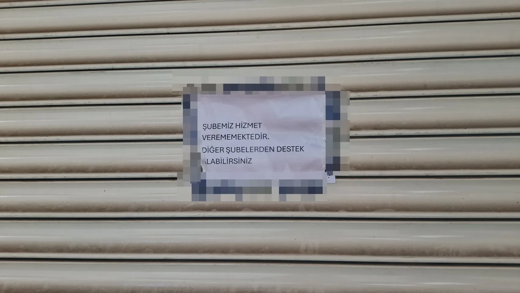 Sur ilçesinde sessiz geceyi bozan silah sesleri Banka şubesi hedef alındı