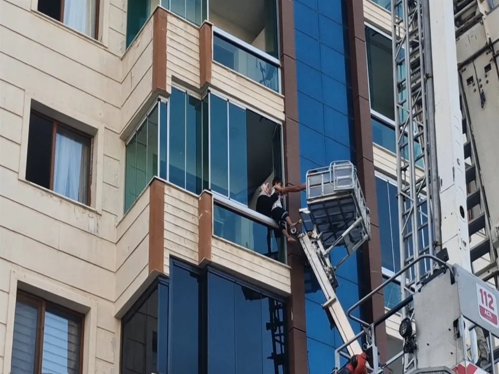 Diyarbakır'daki acı dolu yangın davasında mahkemeden tanıklar için zorla getirme kararı
