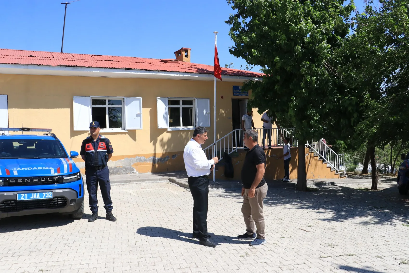 Tavşantepe'de seçim mesaisi Narin Güran davasında hüküm giyen eski muhtarın yerine adaylar