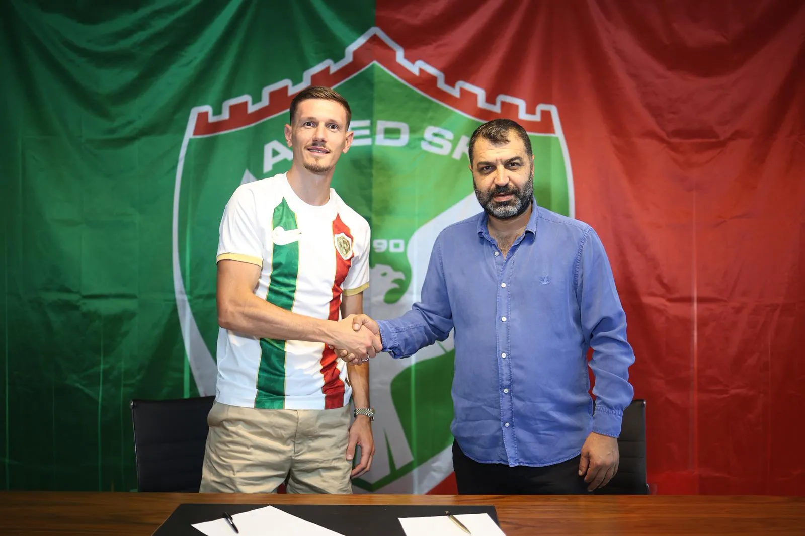 Amedspor'da hücum hattı güçlendi Ermal Krasniqi ile 2+1 yıllık resmi imza atıldı