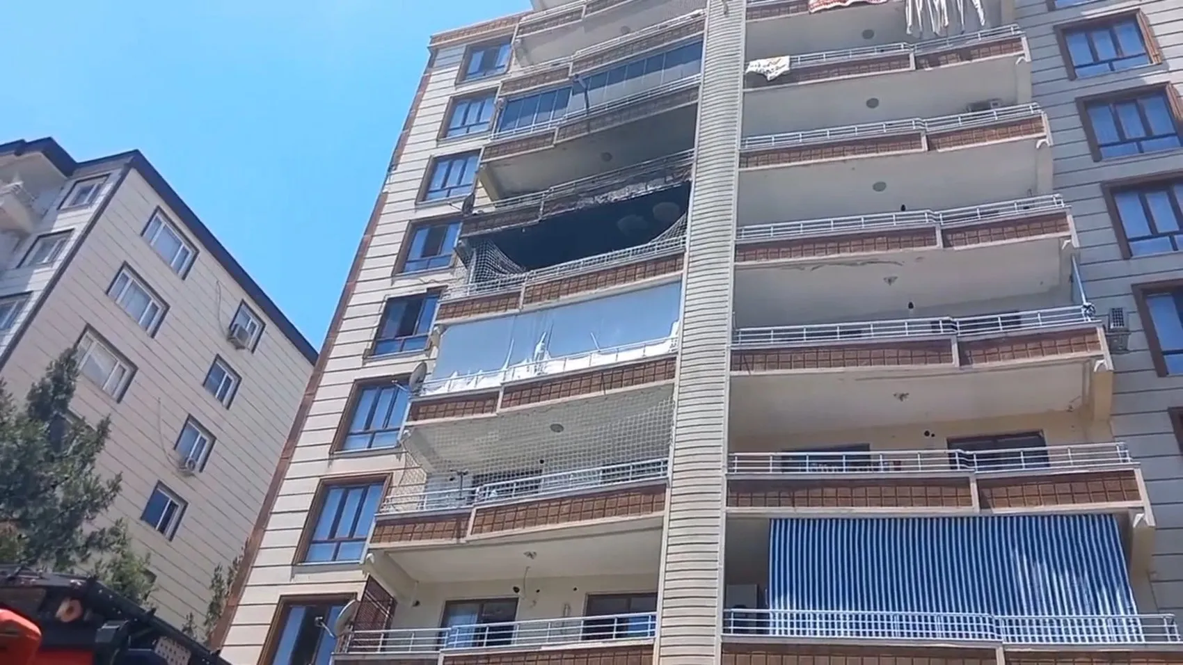 Diyarbakır Bağlar'daki sitede klima kaynaklı yangın Bir kişi dumandan etkilendi