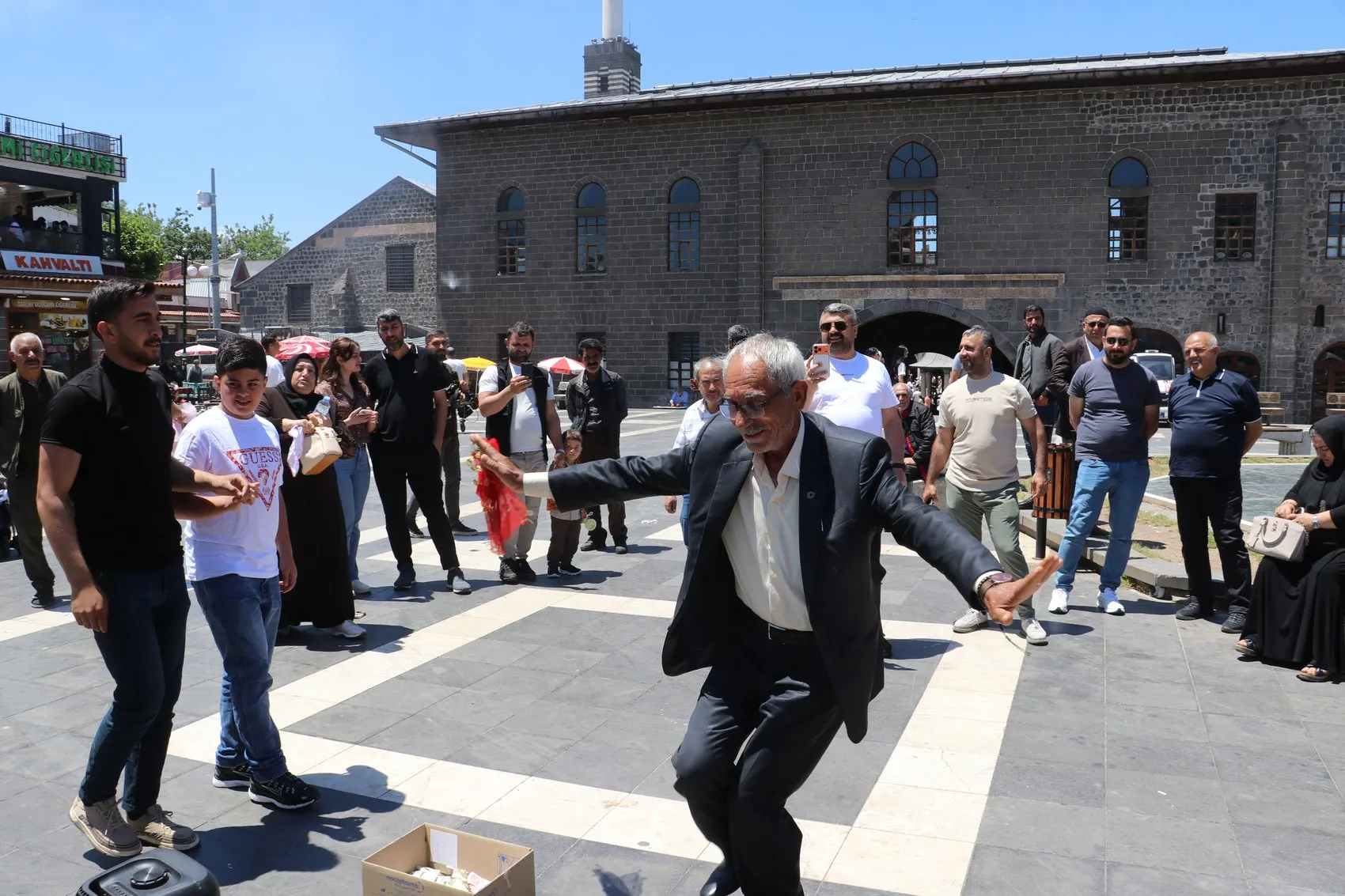 Kurban Bayramı tatili Diyarbakır turizmine ilaç gibi geldi Esnafın yüzü yeniden güldü