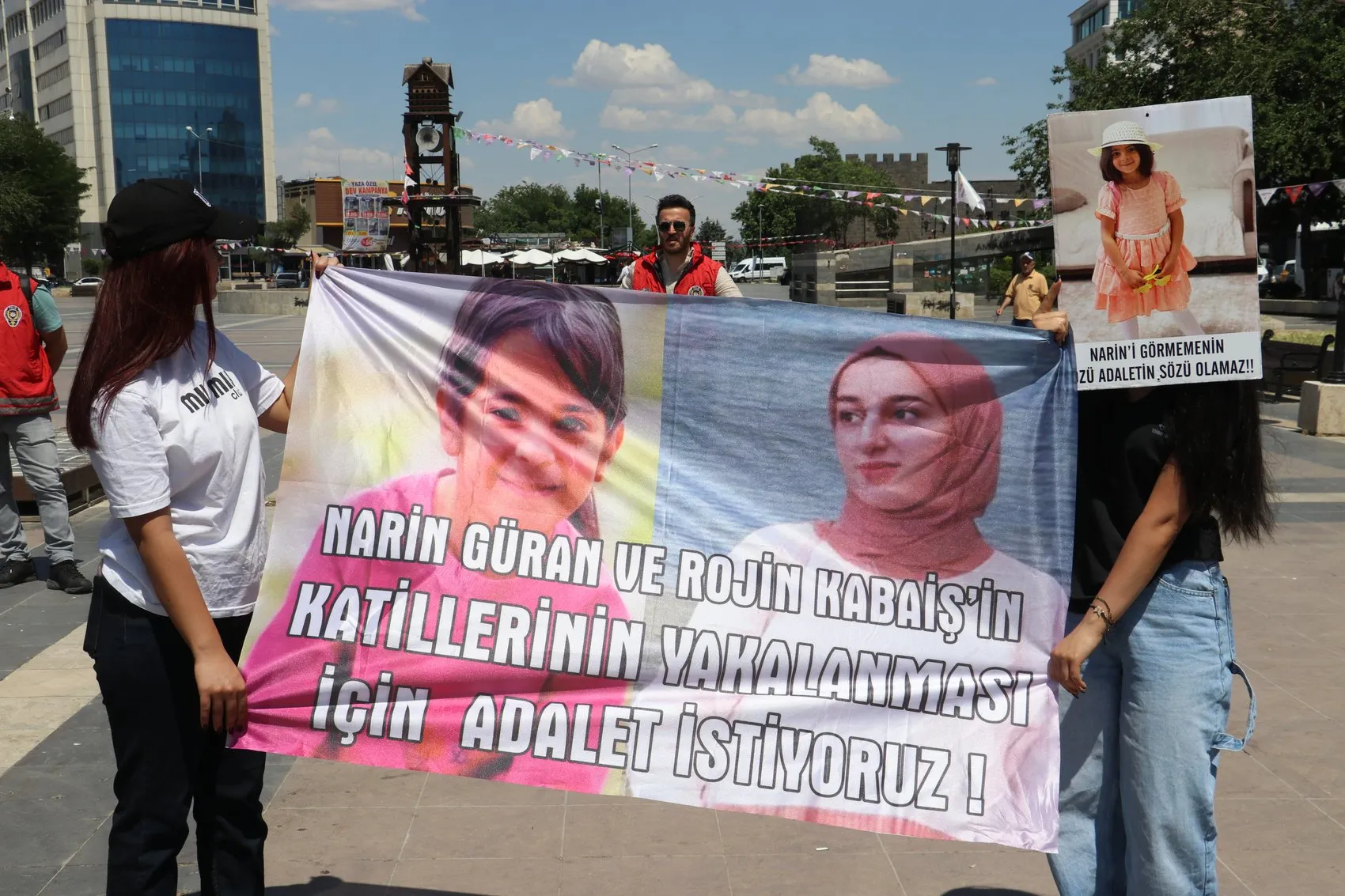 Tavşantepe'de seçim heyecanı Salim Güran'ın muhtarlığı düşerken Güran ailesi meydanda