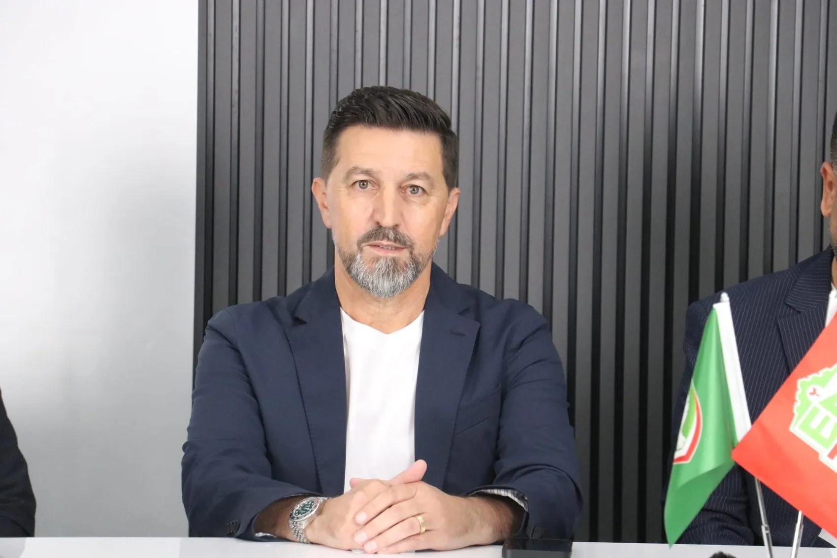 Amedspor'un yeni teknik patronu Besnik Hasi oldu 2 yıllık resmi imzalar atıldı