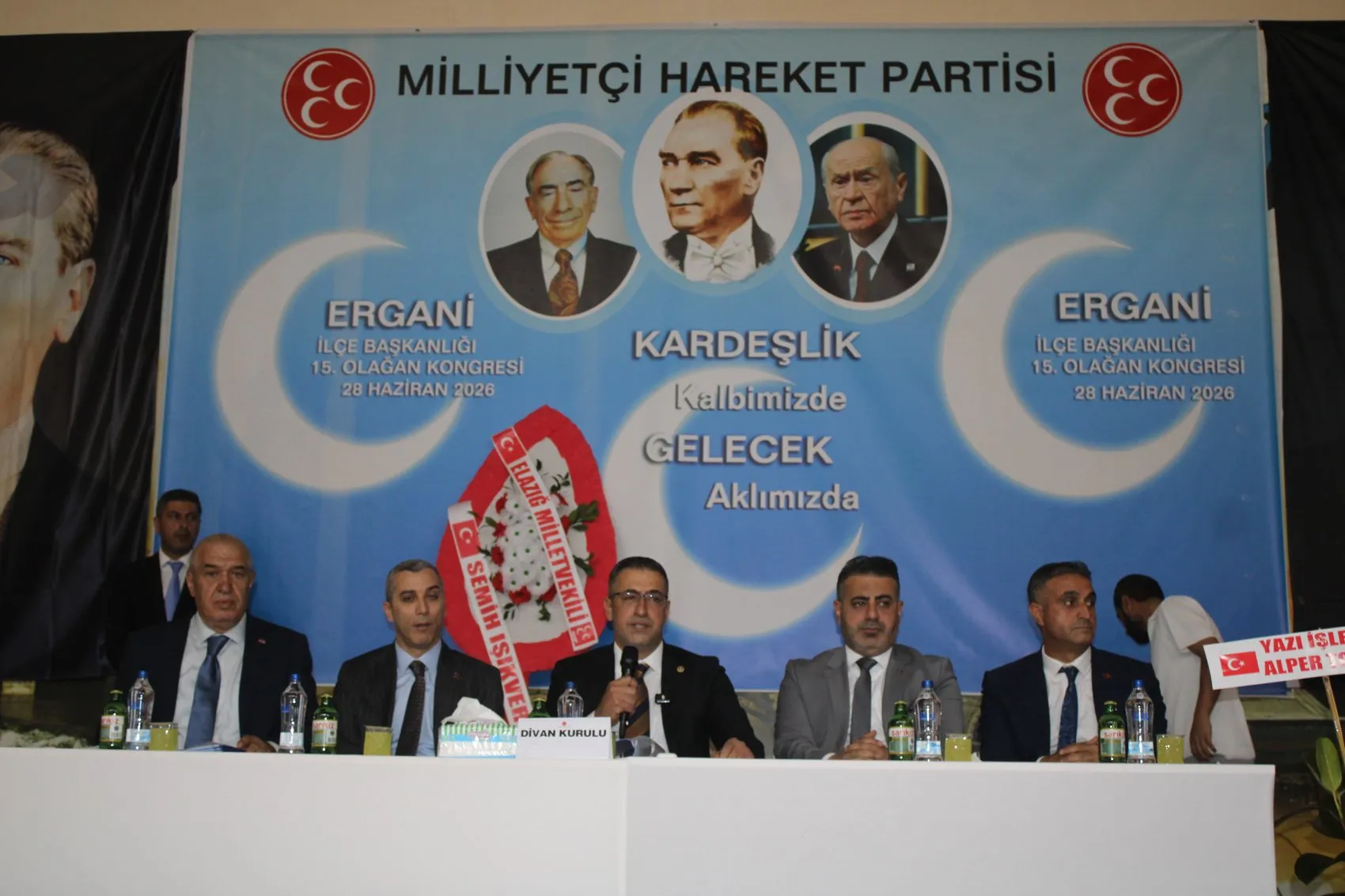 Ergani'deki MHP Kongresinde Ankara'daki Mitinge Sert Yanıt Bölücü ve Terörist Tartışması