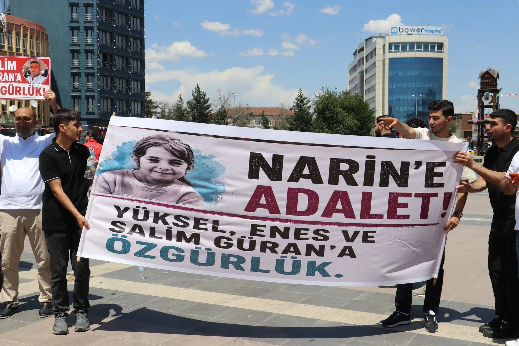 Tavşantepe'de seçim heyecanı Salim Güran'ın muhtarlığı düşerken Güran ailesi meydanda