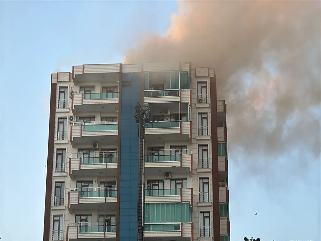 Diyarbakır'daki acı dolu yangın davasında mahkemeden tanıklar için zorla getirme kararı