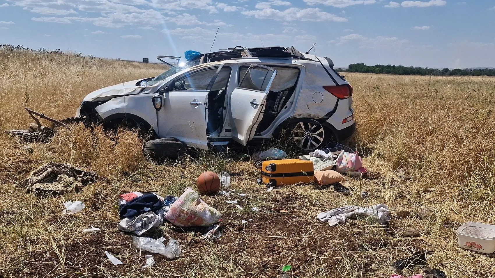 Diyarbakır Çevre Yolu'nda korkutan kaza Kontrolden çıkan cip tarlaya uçtu, 5 kişi