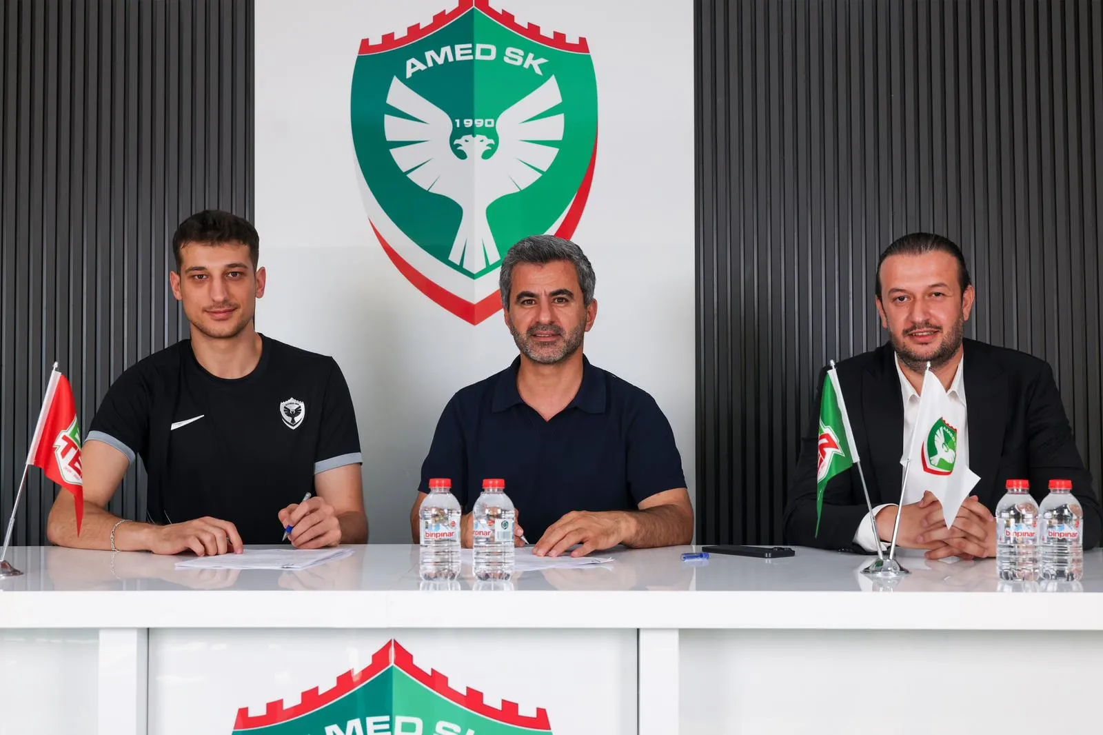 Amedspor'da yeni sezonun ilk imzası atıldı Kaleye Mustafa Burak Bozan takviyesi