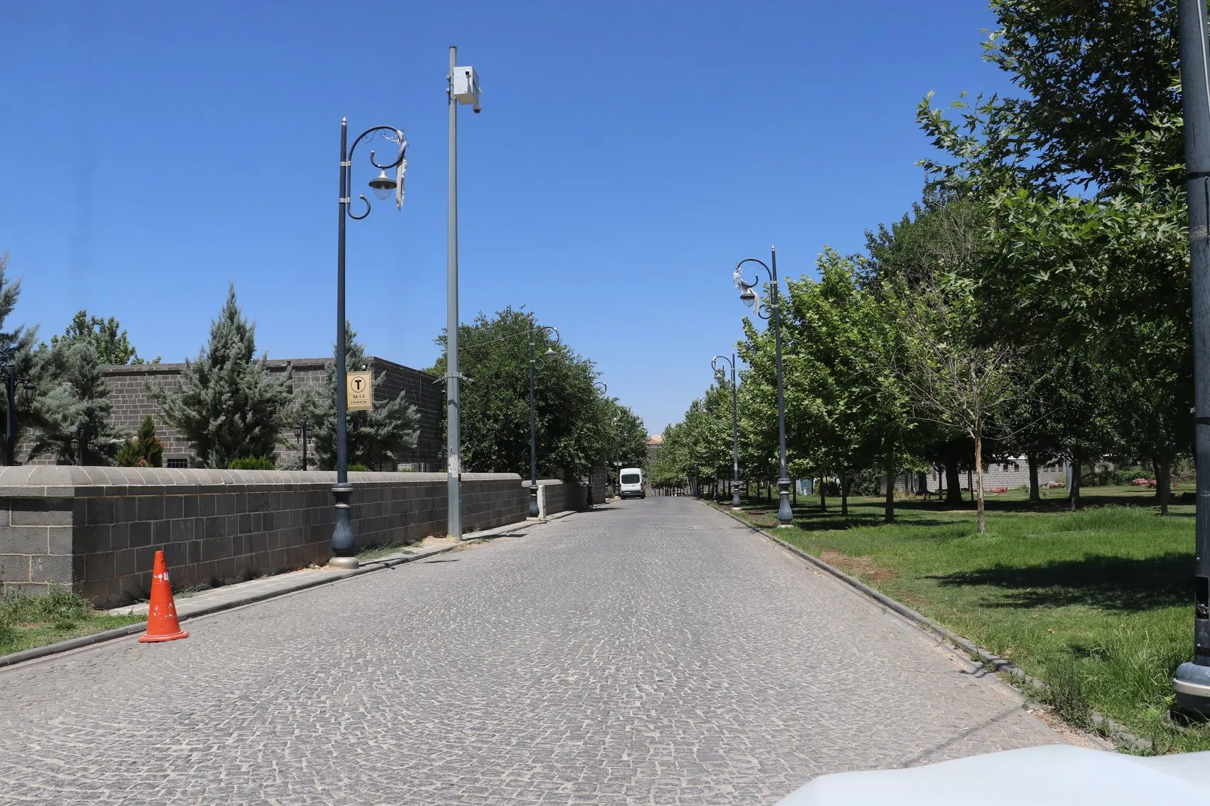 Diyarbakır'da termometreler 40 dereceyi aştı Tarihi kent merkezi ve caddeler tenhalaştı