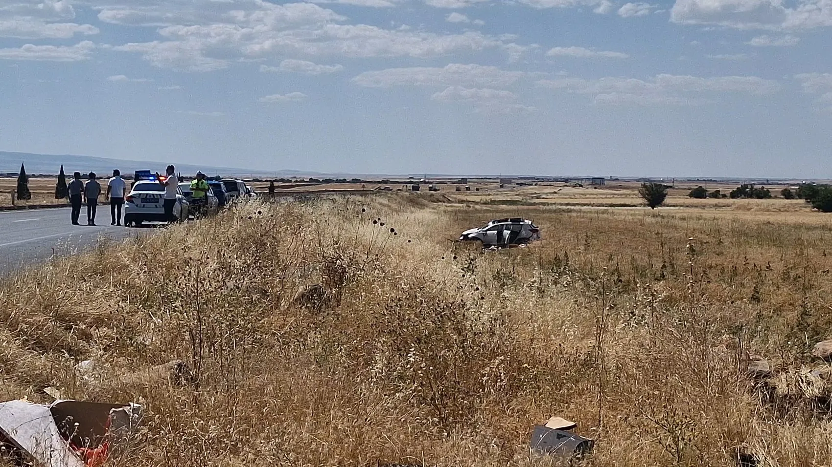 Diyarbakır Çevre Yolu'nda korkutan kaza Kontrolden çıkan cip tarlaya uçtu, 5 kişi