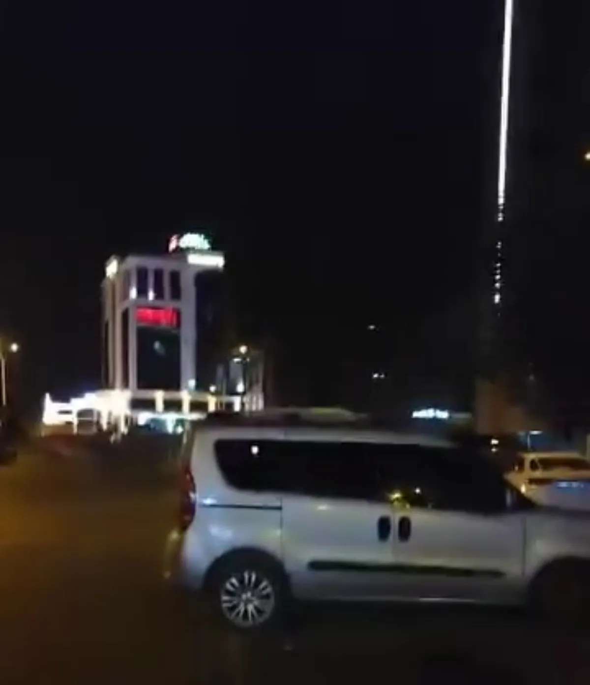 Diyarbakır'da hastane saldırısını kaydedip sosyal medyada paylaşan 2 saldırgan kıskıvrak