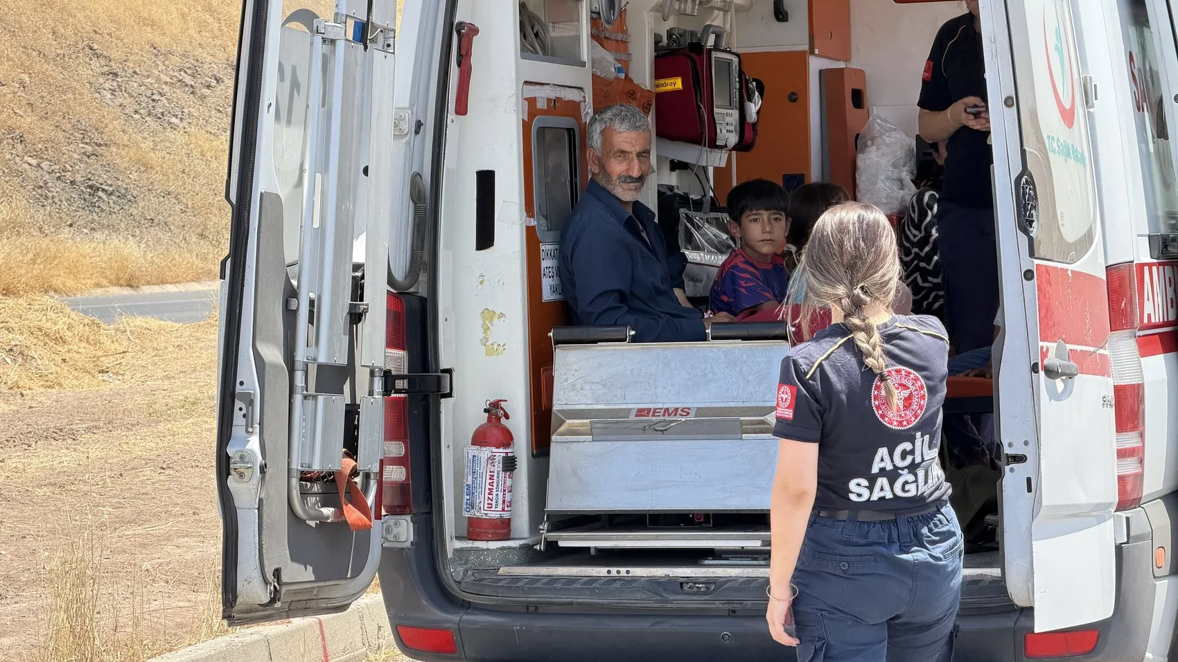 Bağlar'da rehabilitasyon servisi kaza yaptı 17 öğrenci dahil 19 kişi yaralandı