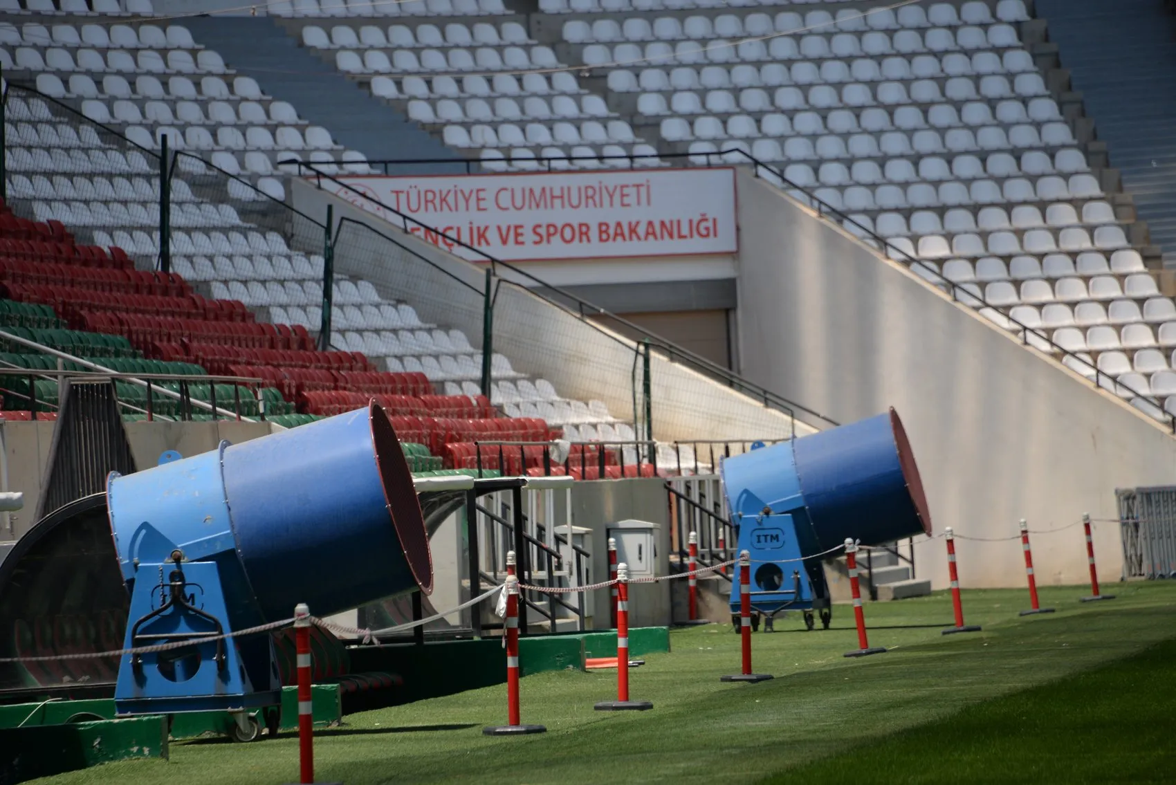 Amedspor'un evindeki zemin için seferberlik Diyarbakır Stadyumu'nda sıcaklık önlemi