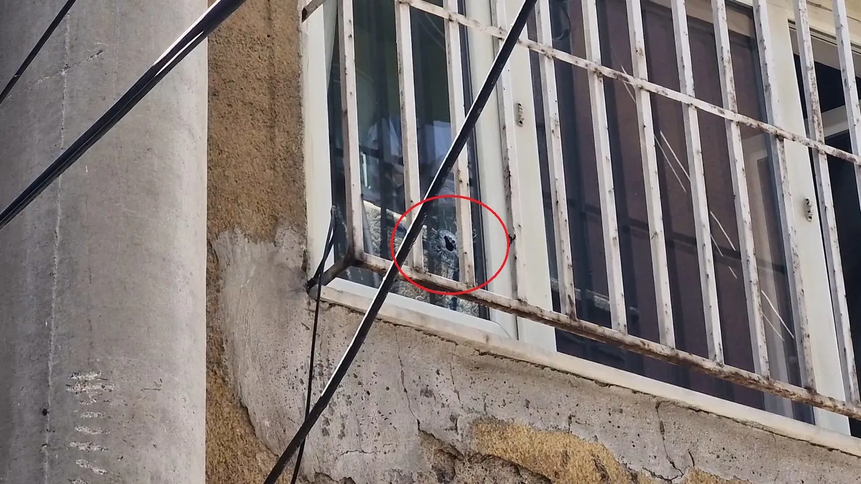 Diyarbakır Bağlar'da dehşet anları Evin pencerelerine 23 el ateş açıldı