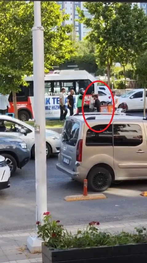 Diyarbakır'da trafikte kasklı saldırı Kayapınar'daki o anlar kameralara yansıdı