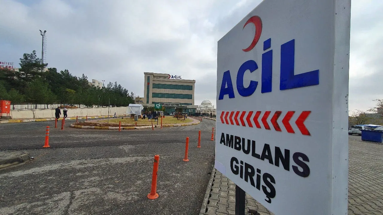 Bismil kırsalında acı kayıp Tarlada çalışırken fenalaşan 3 çocuk annesi vefat etti