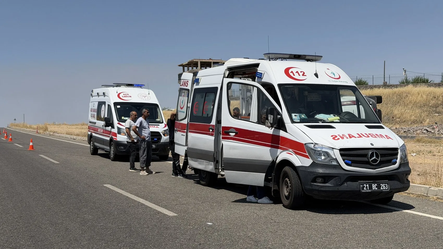 Bağlar'da rehabilitasyon servisi kaza yaptı 17 öğrenci dahil 19 kişi yaralandı