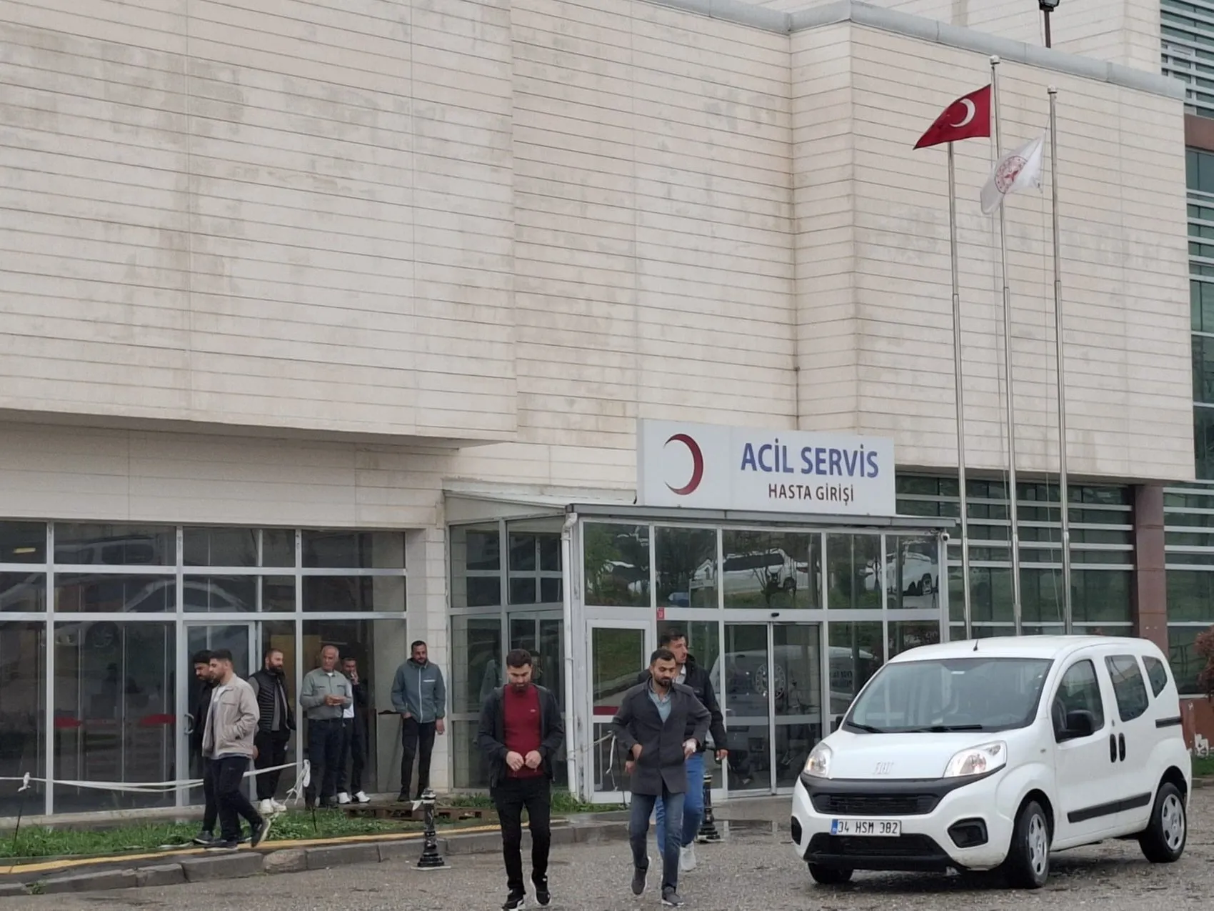 Silvan'da kanlı saldırı Tekel Mahallesi'nde sokak ortasında vurulan şahıs can verdi