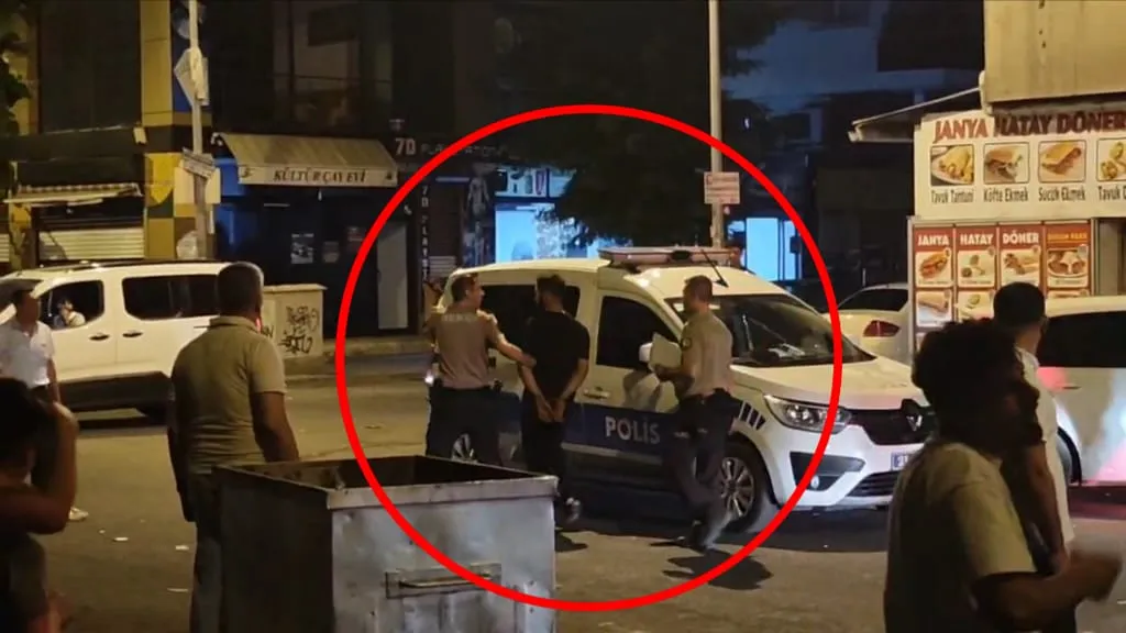 Yenişehir'deki 4 katlı binanın çatısında gece vakti çıkan yangın paniğe yol açtı