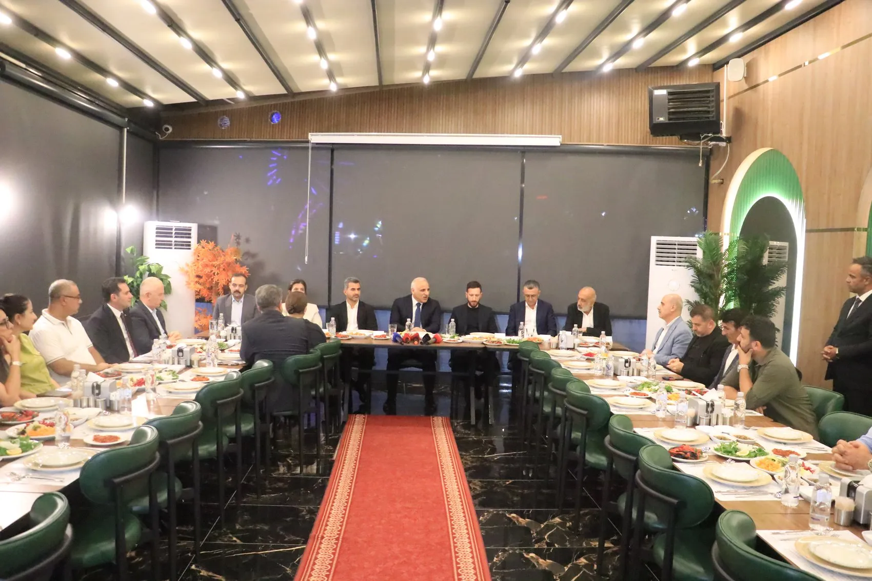 Amedspor ve Erzurumspor'dan futbol şöleni öncesi barış ve kardeşlik vurgusu Diyarbakır