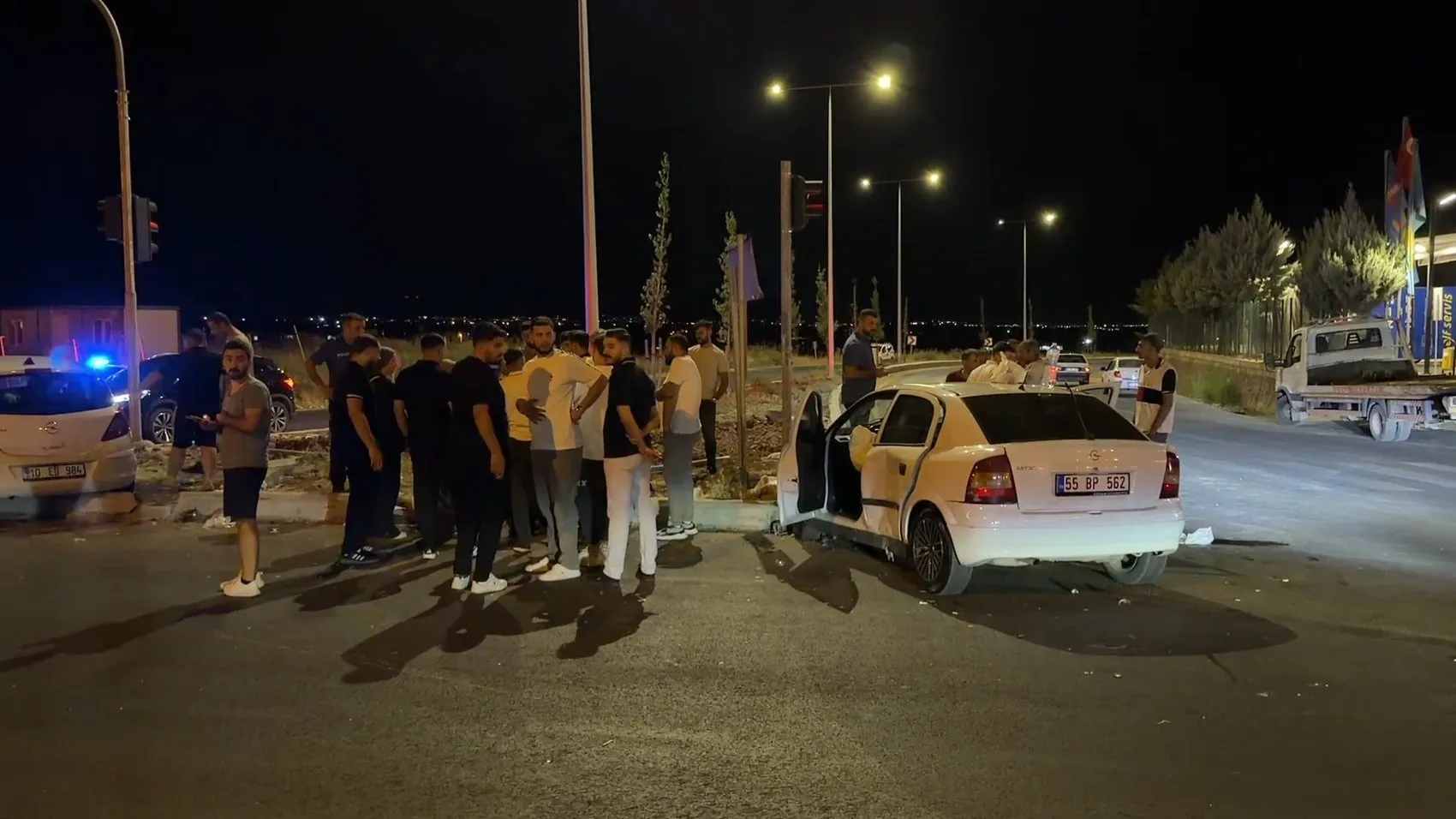 Diyarbakır-Mardin yolunda akşam saatlerinde trafik kazası 7 kişi yaralı olarak hastaneye
