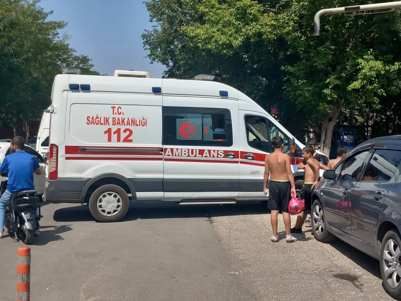 Diyarbakır Anzele Parkı'nda yasaklı serinleme girişimi İki çocuk havuzda çarpıştı