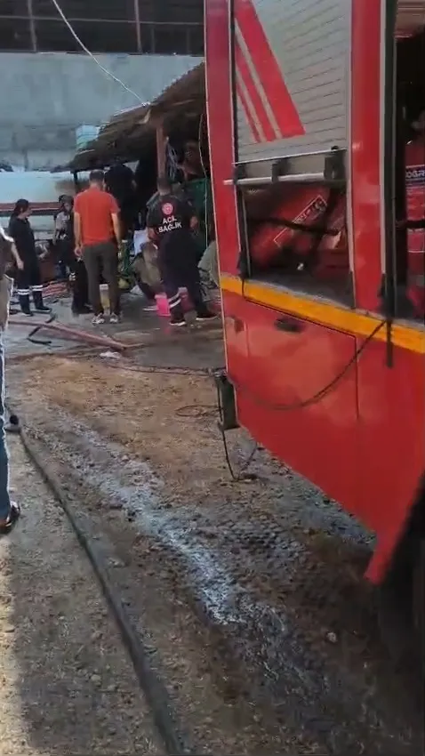 Diyarbakır Sur ilçesindeki yem fabrikasında iş kazası Makineye sıkışan işçi ağır yaralı