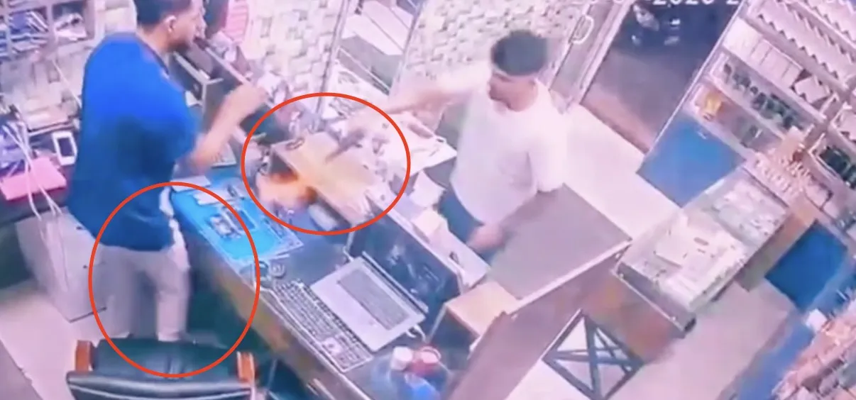 Bağlar'da telefon dükkanına vahşi saldırı Yaralıya geri dönüp tekrar ateş açtı