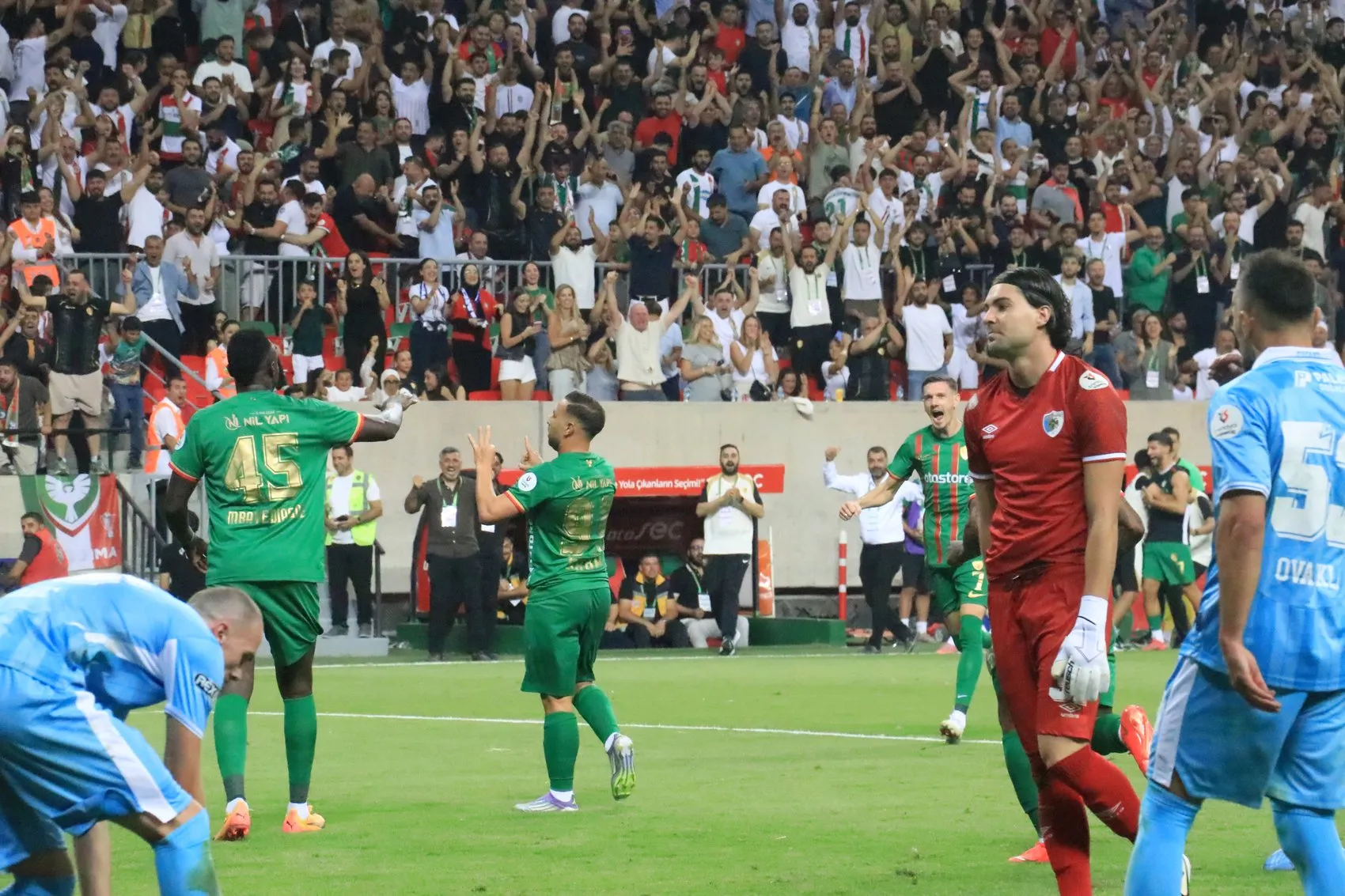 Amedspor Süper Lig serüvenine fırtına gibi başladı Erzurumspor FK karşısında net galibiyet