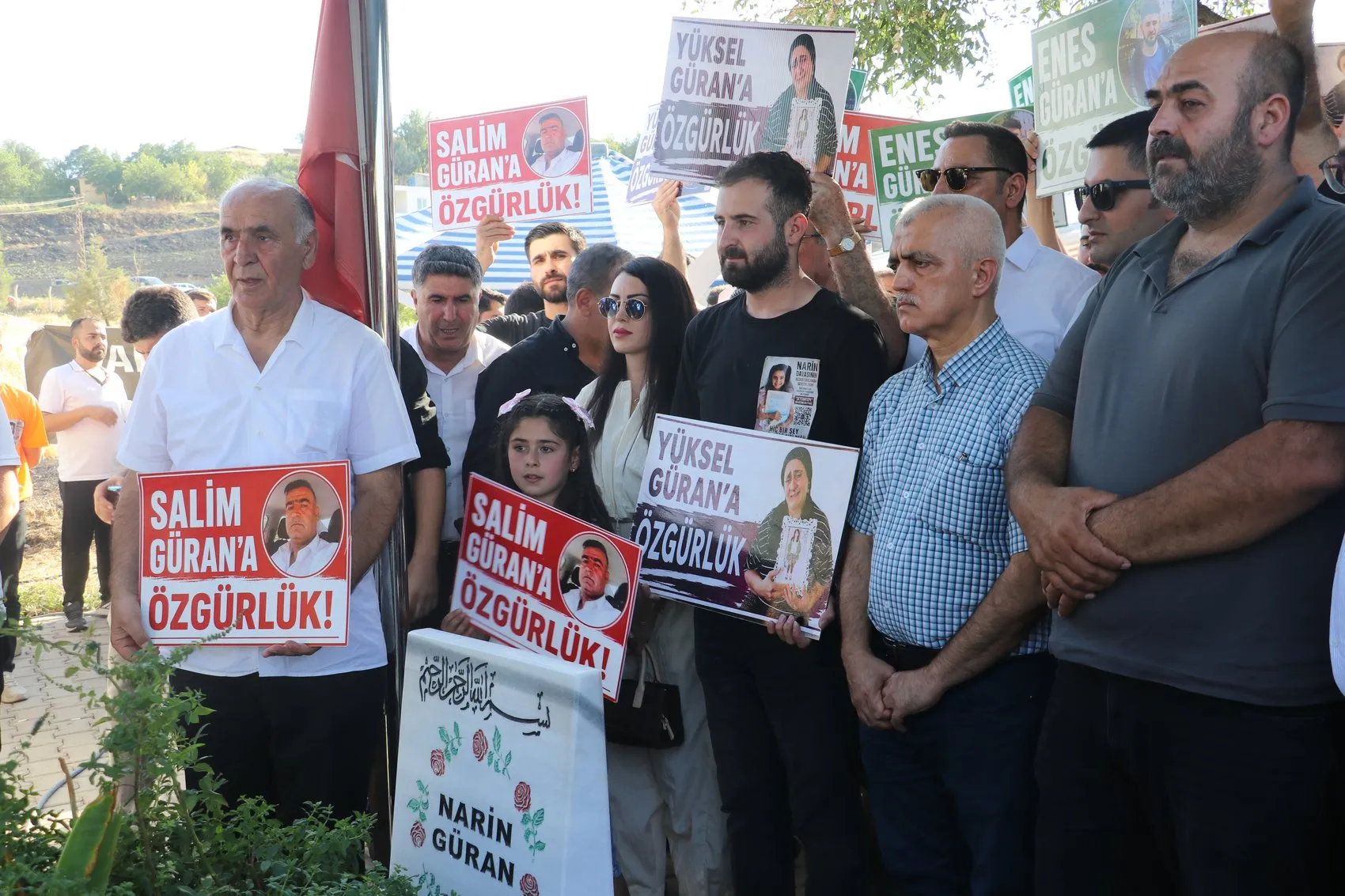 Narin Güran’ın kayboluşunun 2. yılında Tavşantepe'de adalet çığlığı Mezarı başında mevlit