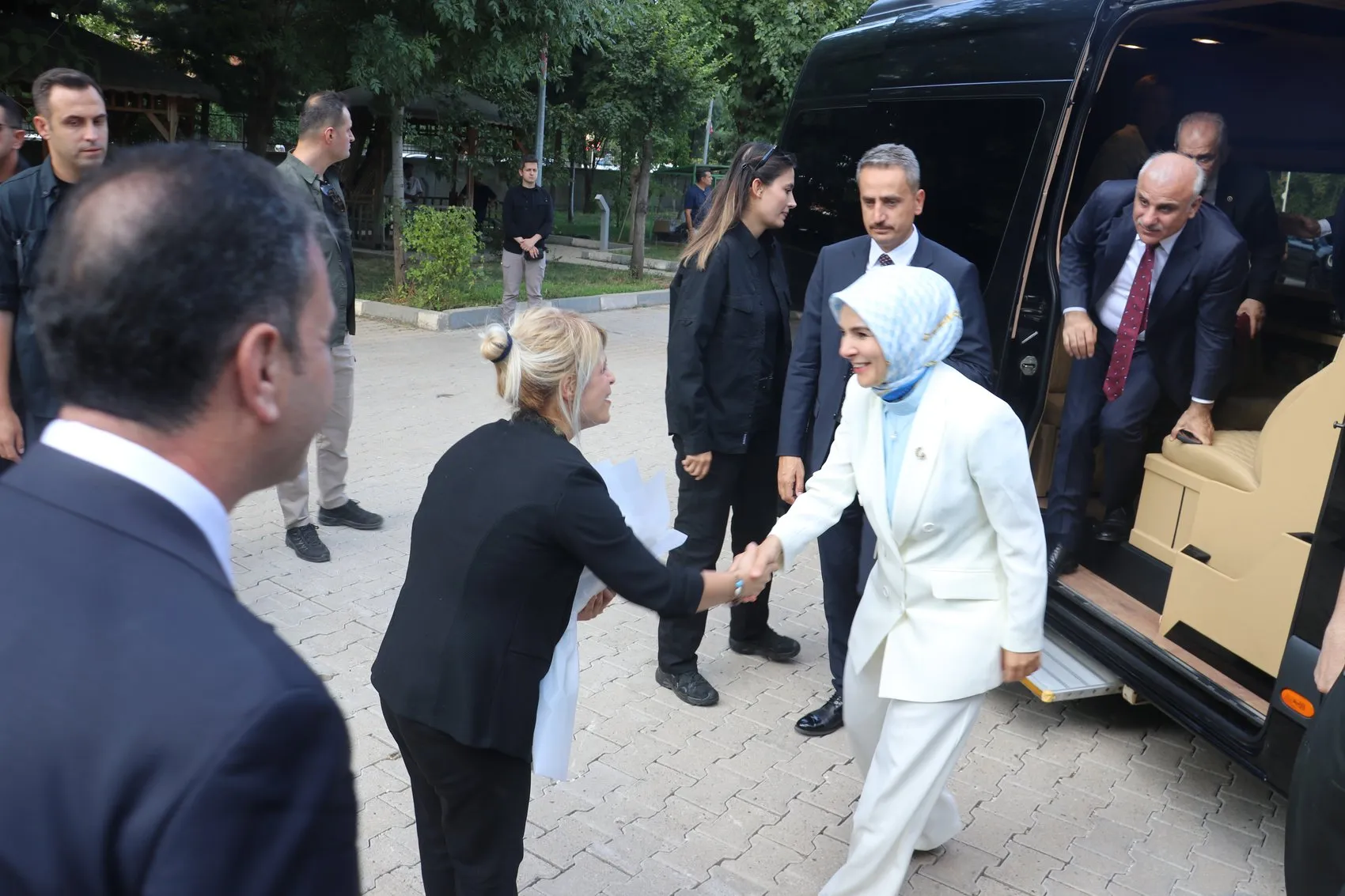 Bakan Göktaş Diyarbakır'da açıkladı Evlilik kredisi alan gençlere TOKİ'de özel kontenjan
