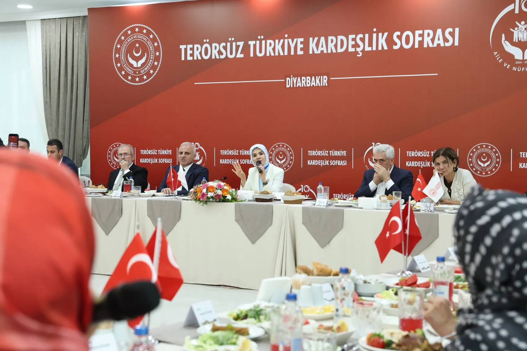 Diyarbakır'da şehit yakınları ve gazilerle bir araya gelen Bakan Göktaş'tan mesaj Terörsüz