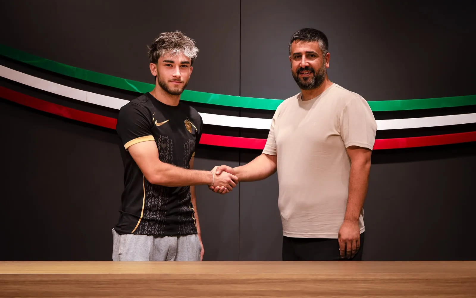 Amedspor'da savunmaya takviye Galatasaraylı genç sağ bek Ali Turap Bülbül imzayı attı