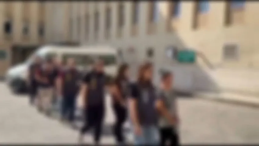 Rojin Kabaiş'in babasına siber zorbalardan silahlı tehdit Davadan vazgeç mesajı