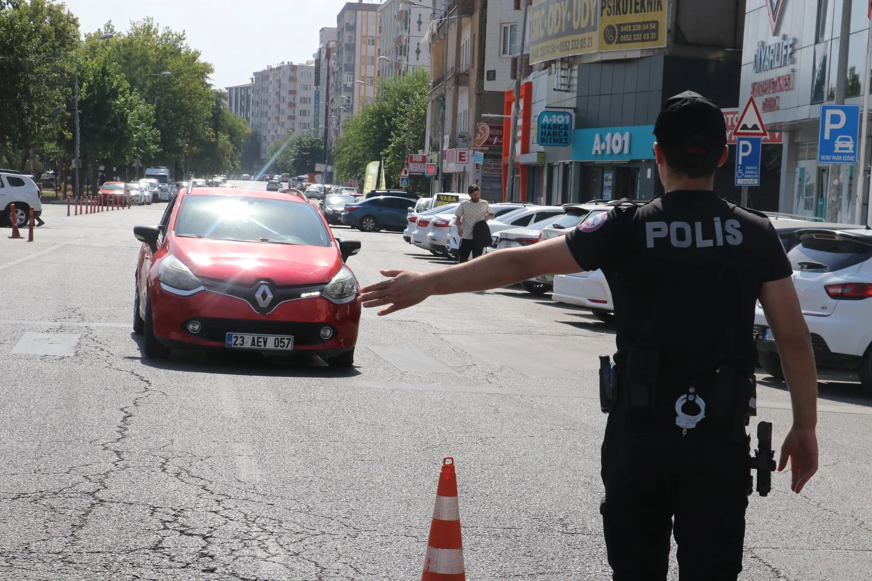 Diyarbakır sokaklarında Yunus timi mesaisi 7 ayda 529 ruhsatsız silaha el konuldu