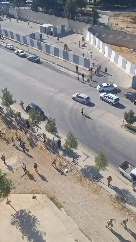 Ergani'de arazi anlaşmazlığı sokağa taştı Jandarma önündeki kavgada 7 kişi yaralandı