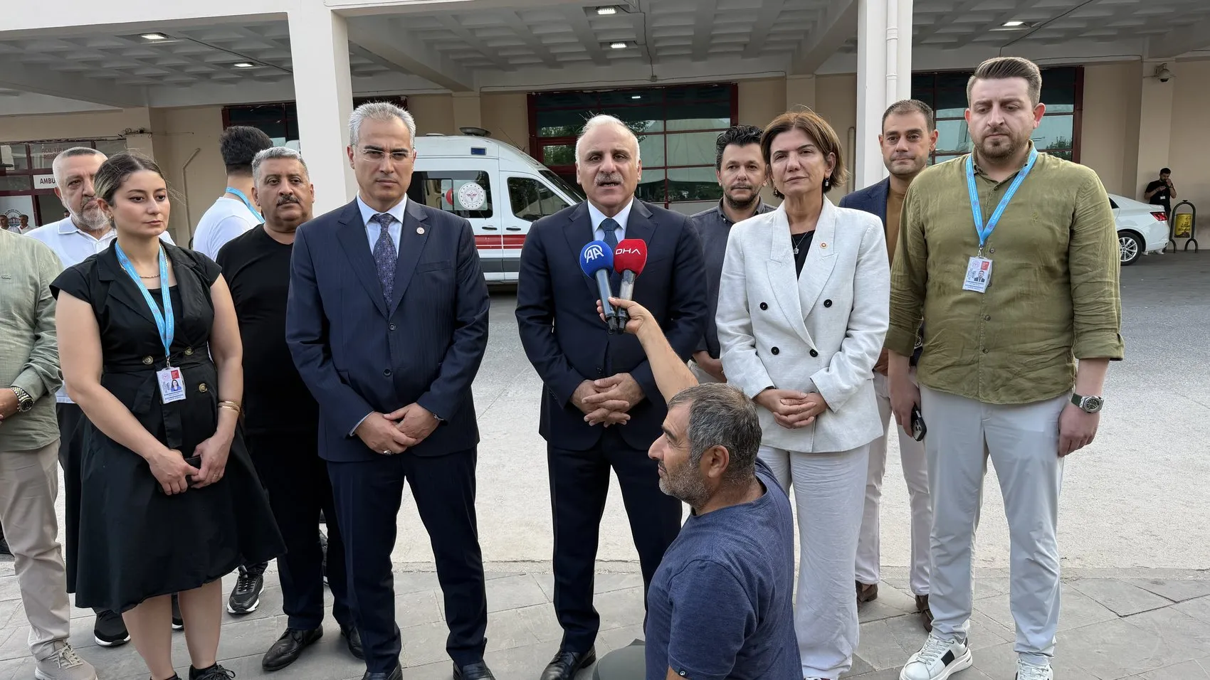 Diyarbakır Lice'de nişan yolunda büyük acı Teker patlaması sonucu 7 kişi hayatını kaybetti