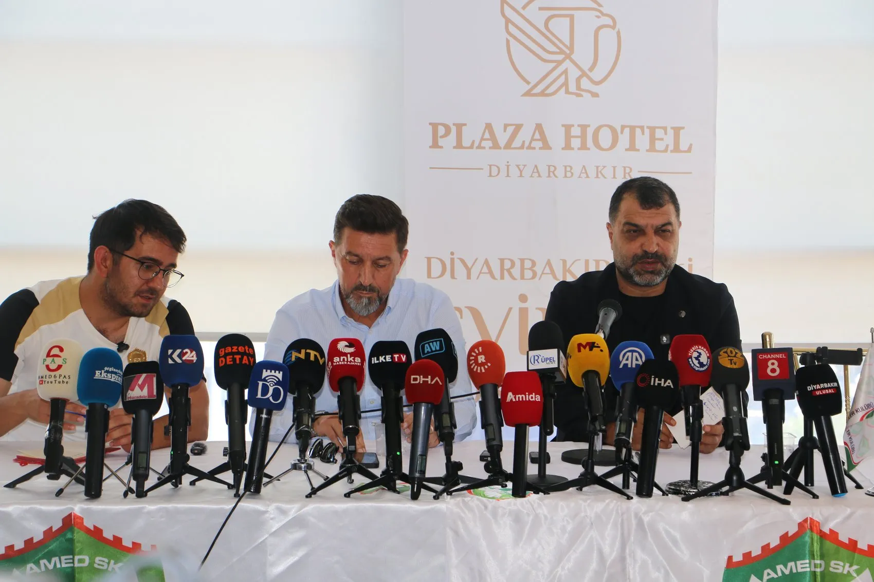 Amedspor Teknik Direktörü Besnik Hasi'den transfer açıklaması Yıldız değil savaşçı